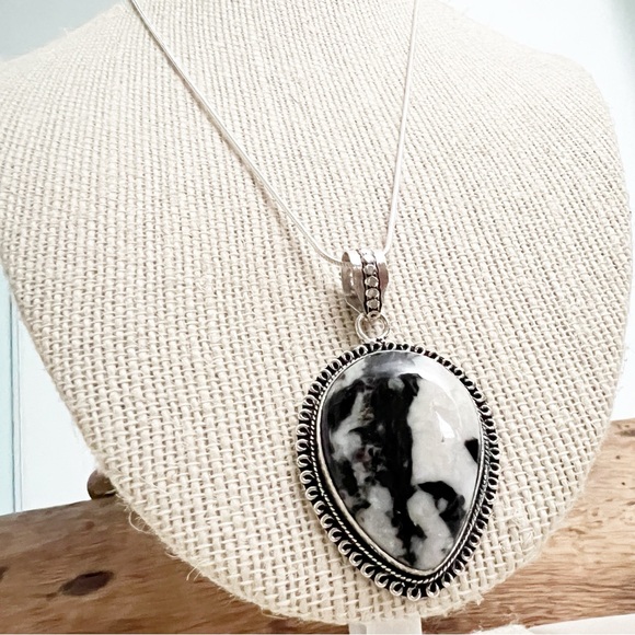 925 Sterling Silver White buffalo Turquoise Necklace Womens Gemstone Jewelry